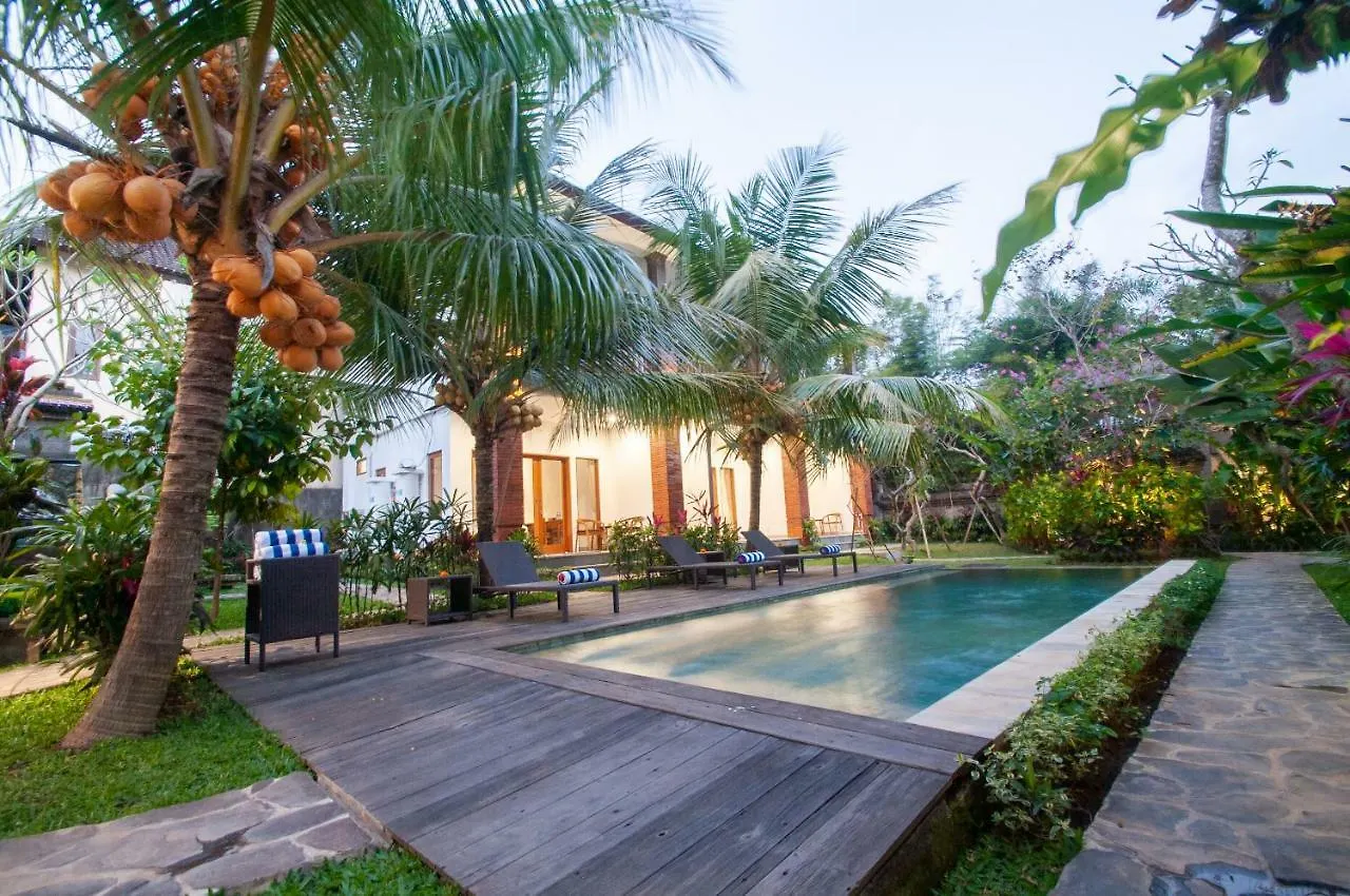 Flamboyant Villa Ubud 3*,