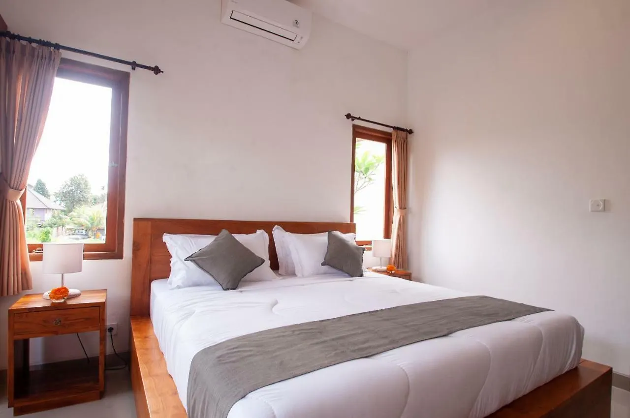 Flamboyant Villa Ubud 3*,